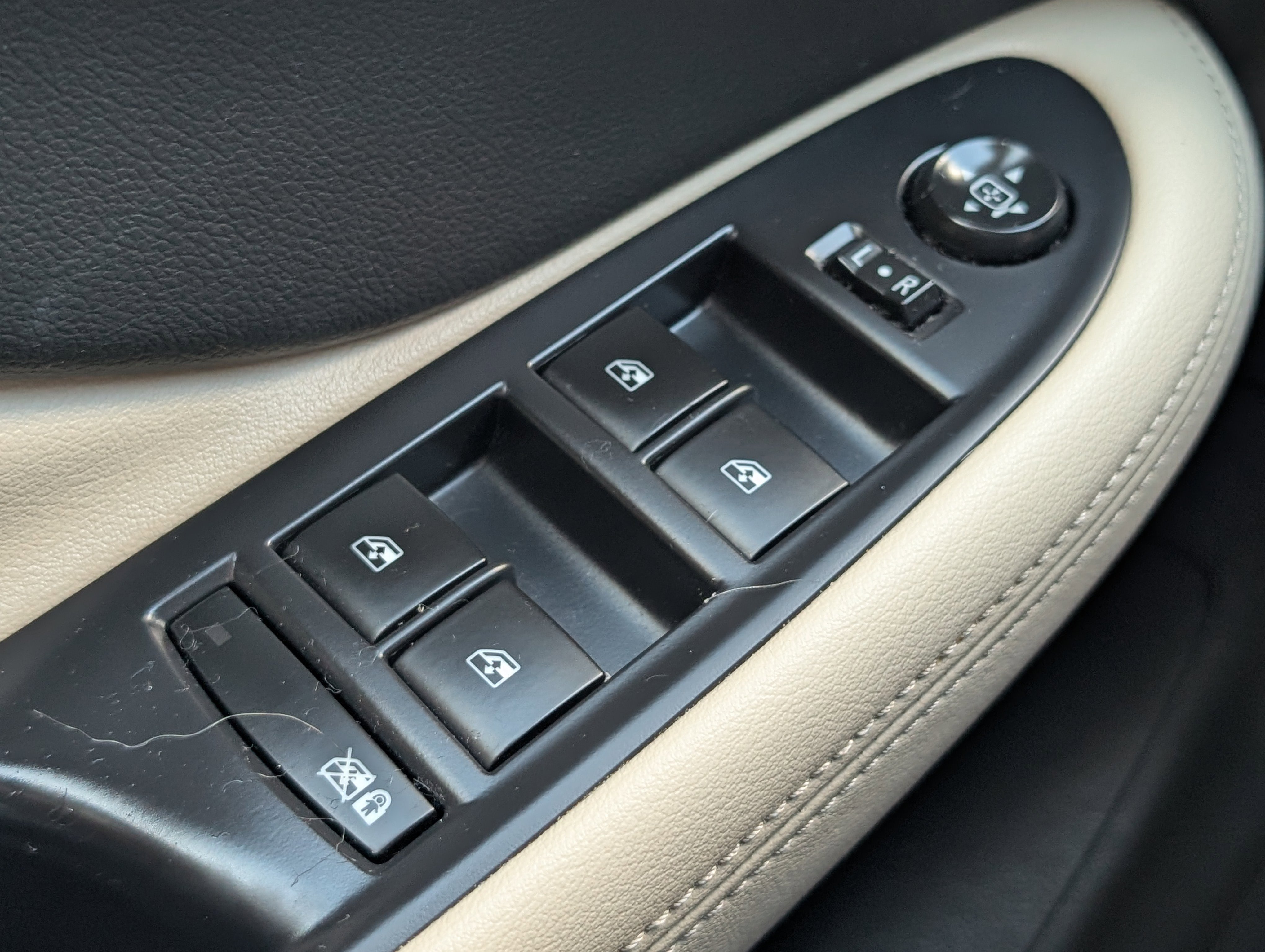 Used 2020 Buick Envision Essence image 23