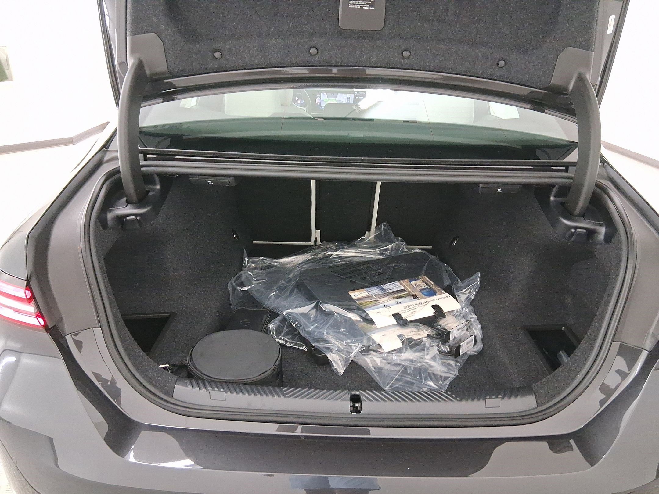 New 2026 BMW 530i w/ Premium Package image 28