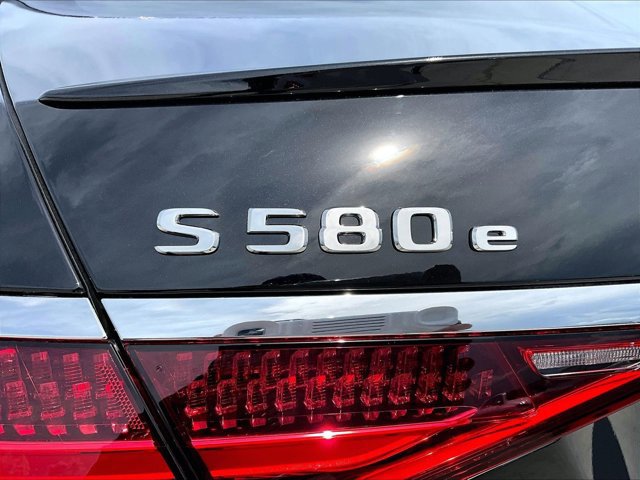 New 2026 Mercedes-Benz S 580e 4MATIC Sedan image 28