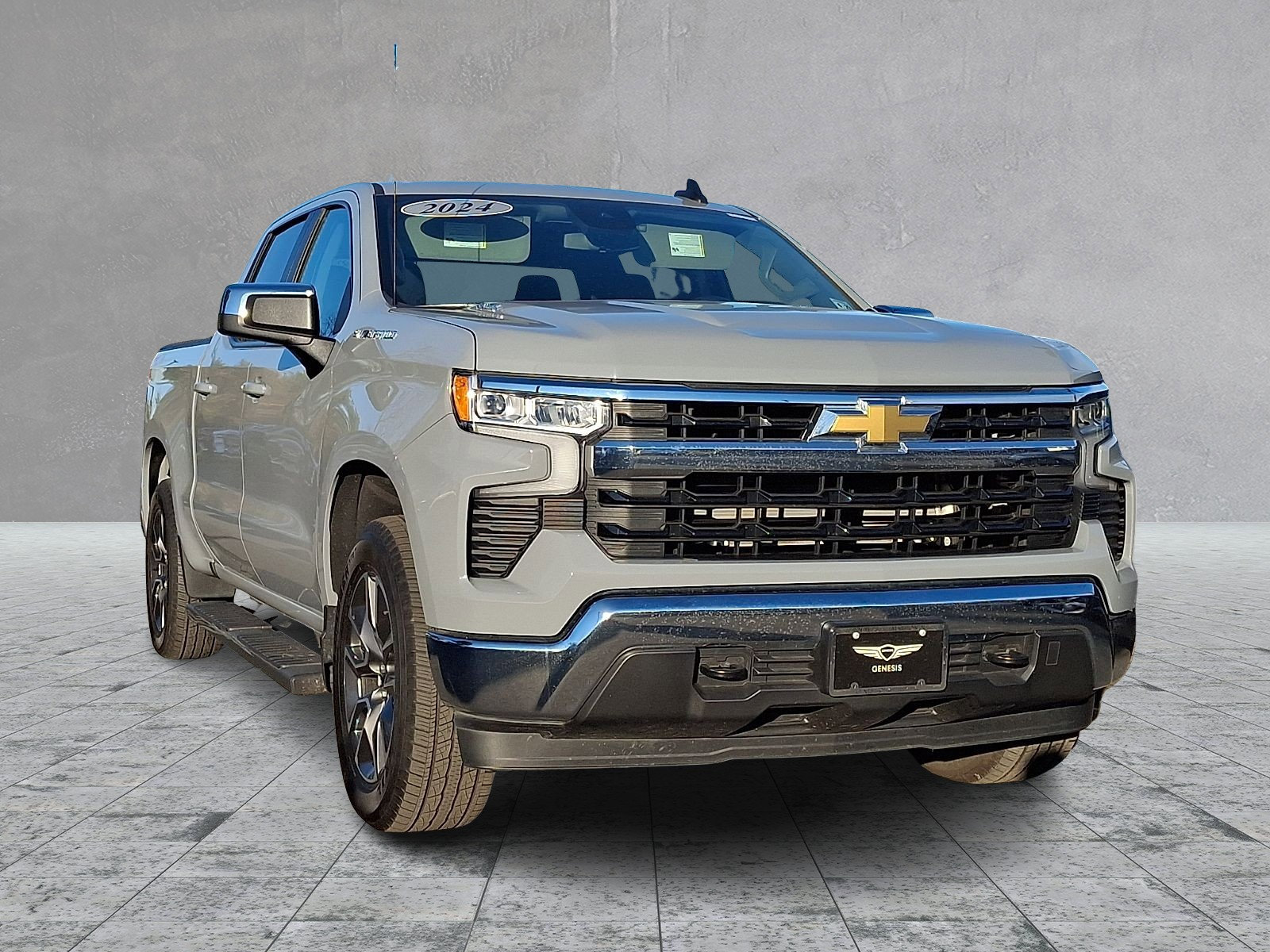 Used 2024 Chevrolet Silverado 1500 LT image 2
