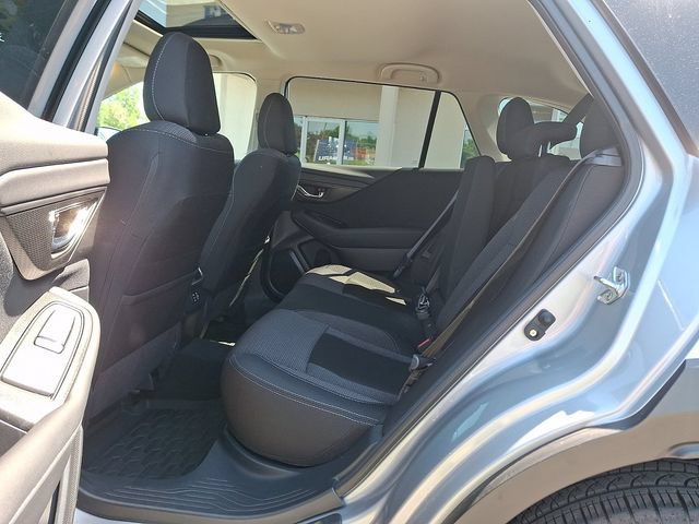 Used 2025 Subaru Outback Premium AWD/4WD image 10