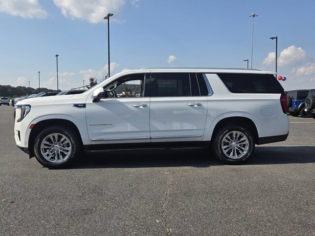 Used 2022 GMC Yukon XL SLT w/ SLT Premium Package RWD image 2