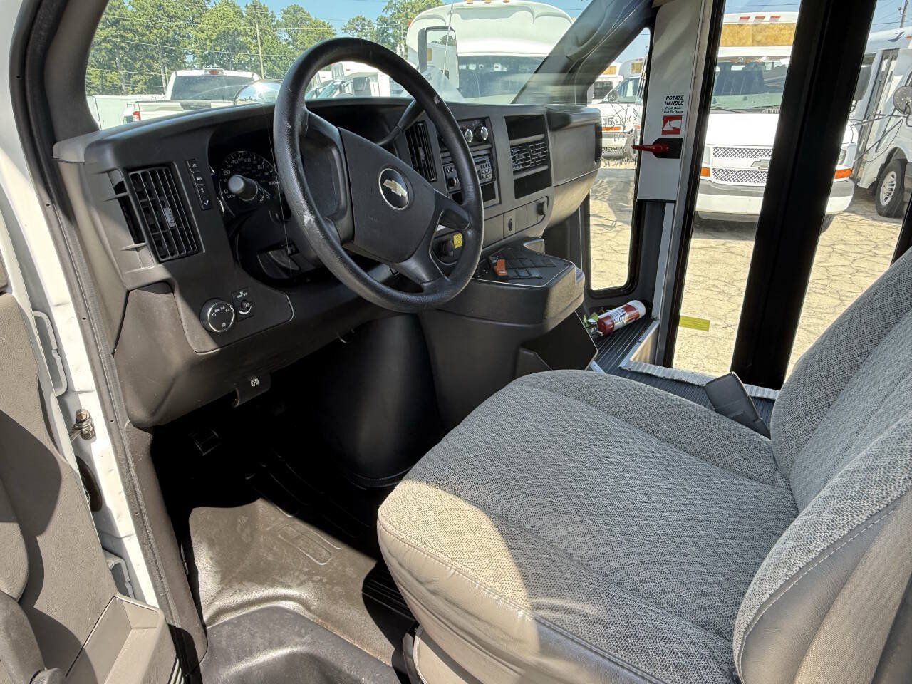 Used 2009 Chevrolet Express 3500 w/ School Bus Package RWD image 5