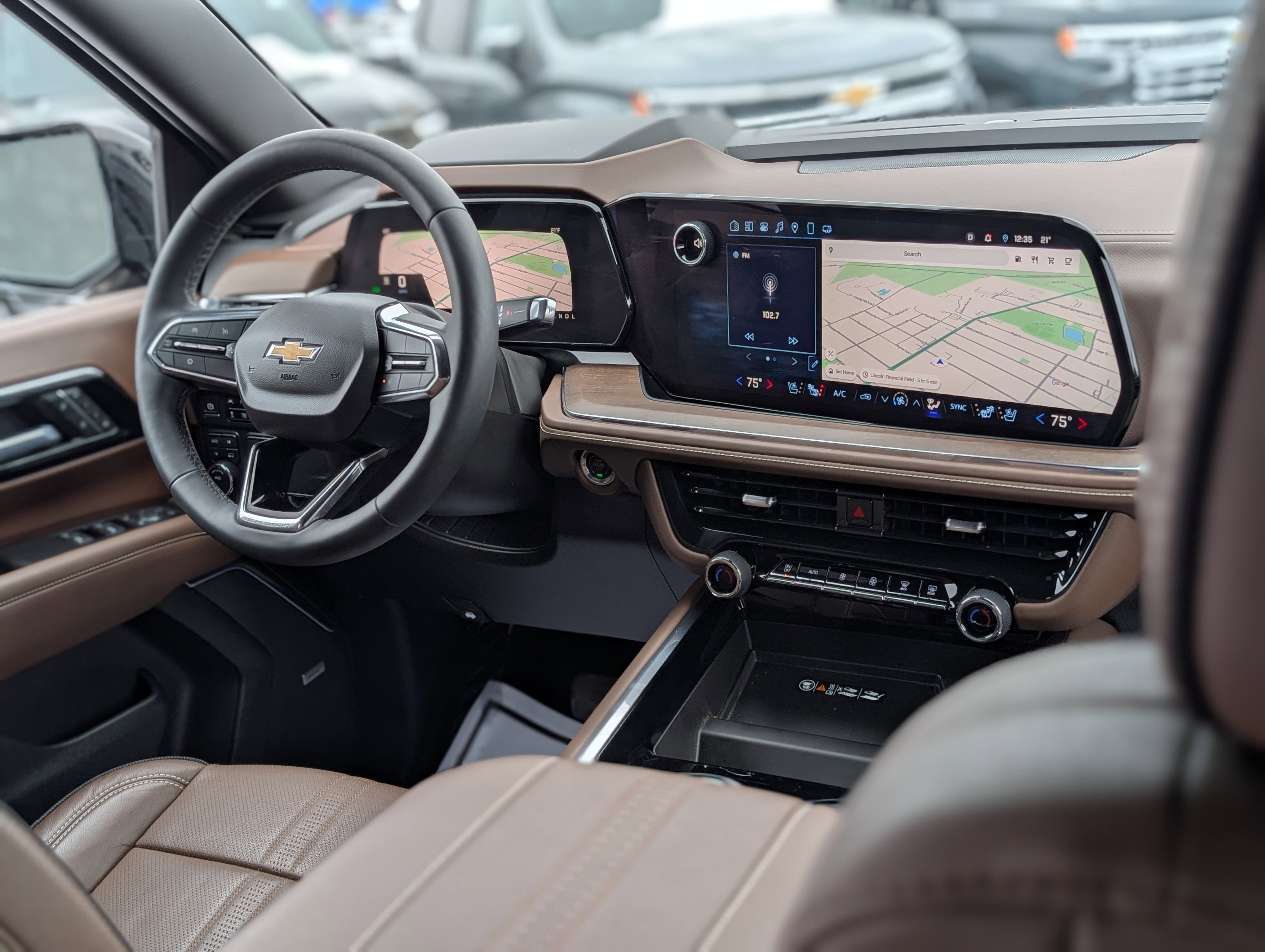 Used 2025 Chevrolet Tahoe High Country image 15