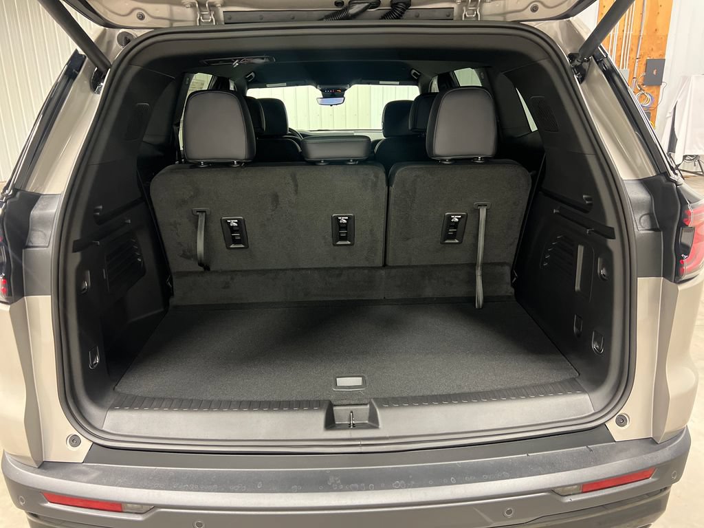 New 2026 GMC Acadia AT4 w/ Luxury Package AWD/4WD image 11