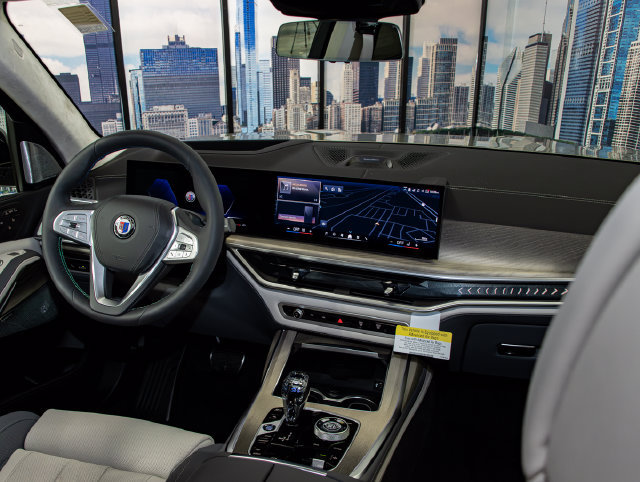 New 2026 BMW ALPINA XB7 AWD/4WD image 16