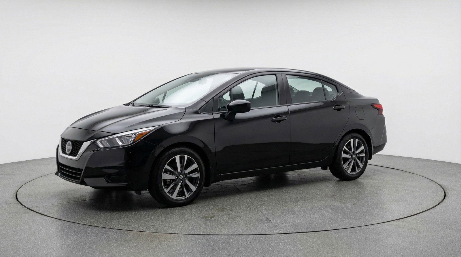 Used 2025 Nissan Versa SV image 3