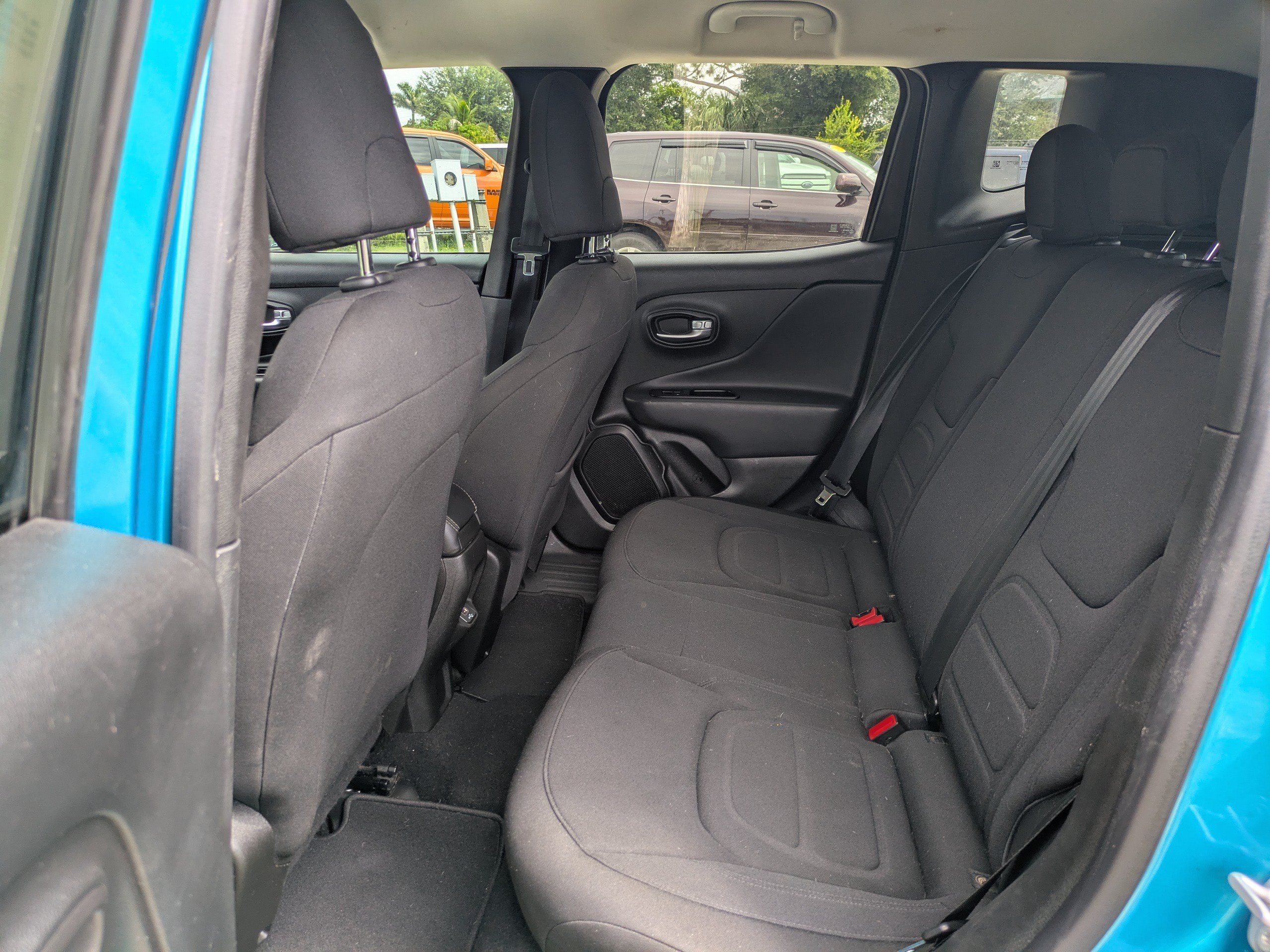 Used 2022 Jeep Renegade Latitude AWD/4WD image 13