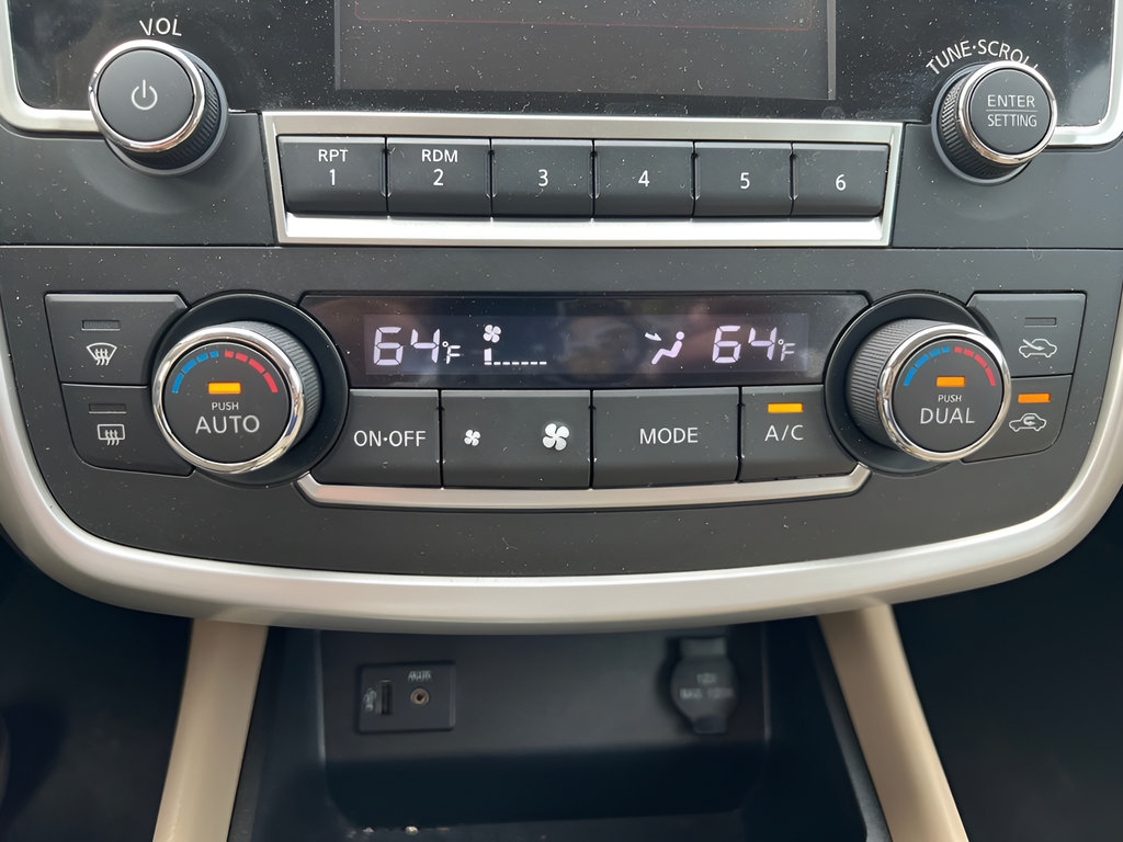 Used 2016 Nissan Altima 2.5 SV FWD image 26