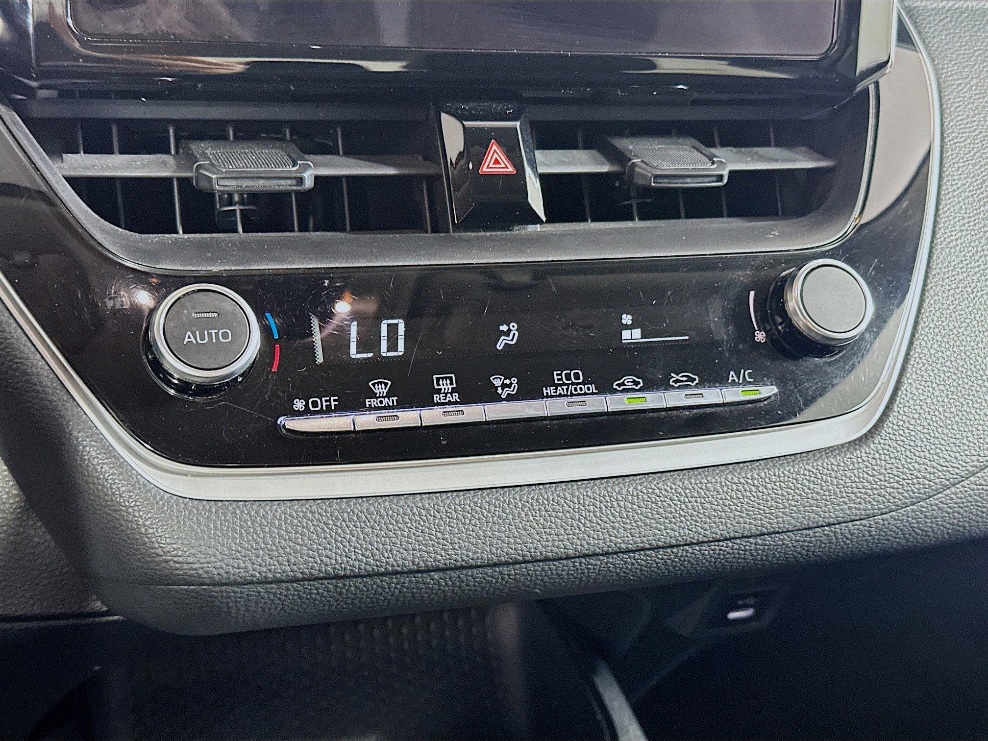 Used 2024 Toyota Corolla LE FWD image 24