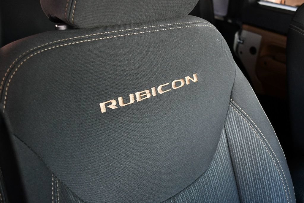 Used 2018 Jeep Wrangler Unlimited Rubicon w/ Connectivity Group AWD/4WD image 55