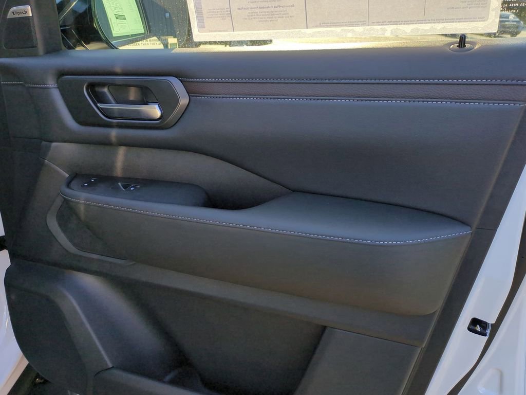 New 2026 Nissan Armada SL w/ Captain's Chari Seat Package image 36