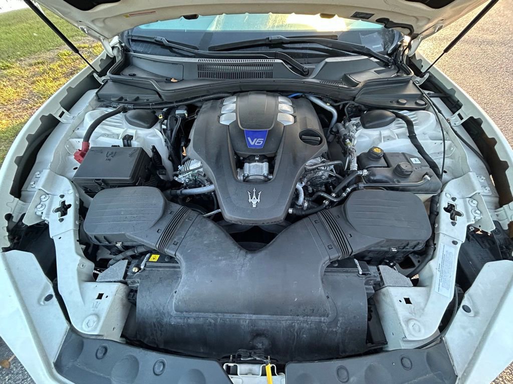 Used 2018 Maserati Ghibli S Q4 AWD/4WD image 10