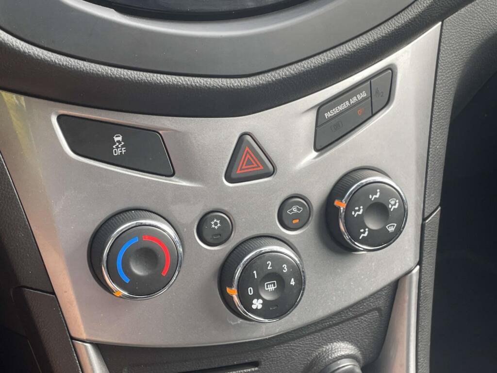 Used 2015 Chevrolet Trax LT w/ LT Plus Package FWD image 26