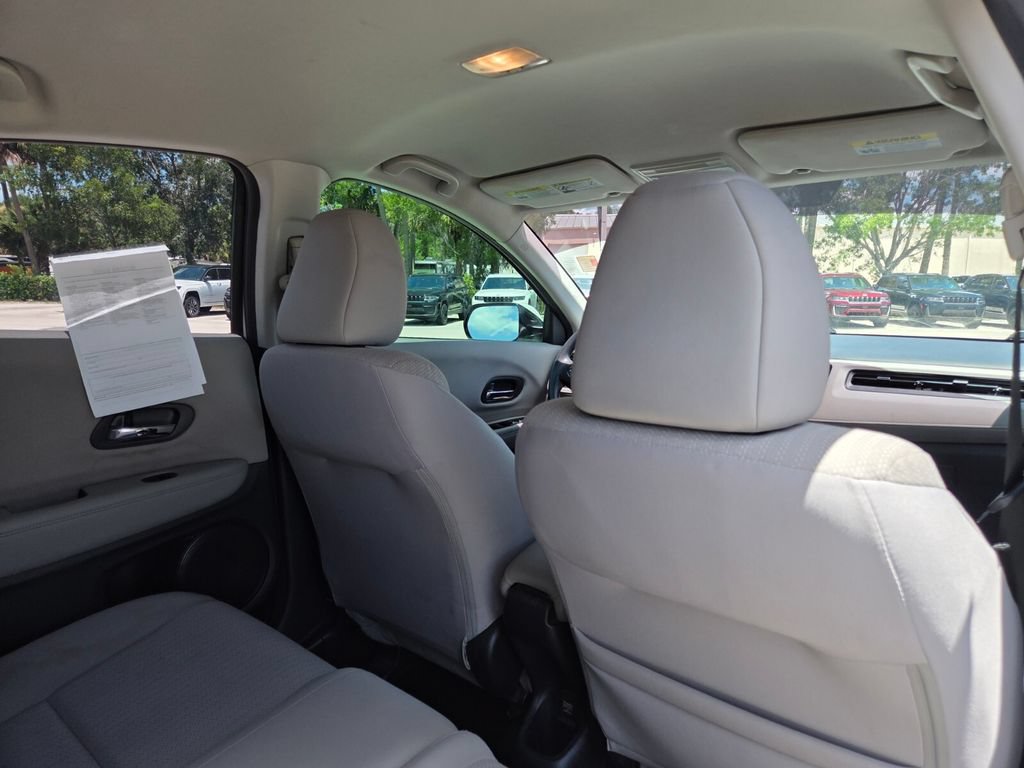 Used 2017 Honda HR-V LX image 17