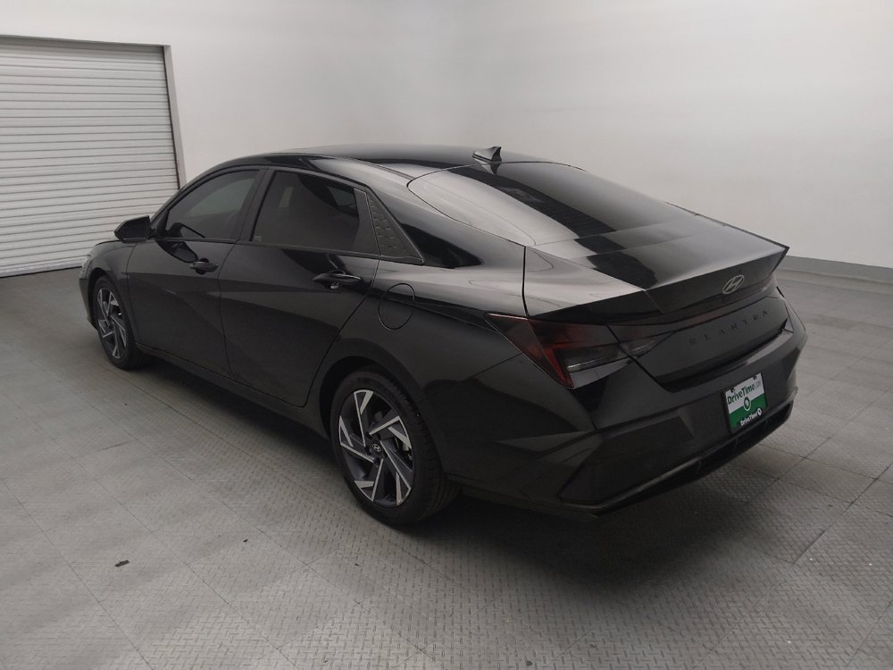 Used 2025 Hyundai Elantra SEL FWD image 5