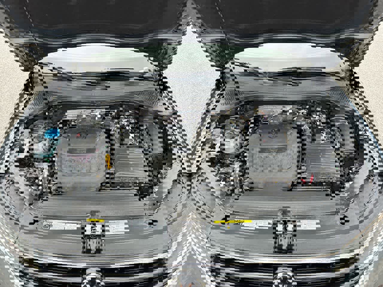 Used 2022 Volkswagen Tiguan SE R-Line image 29