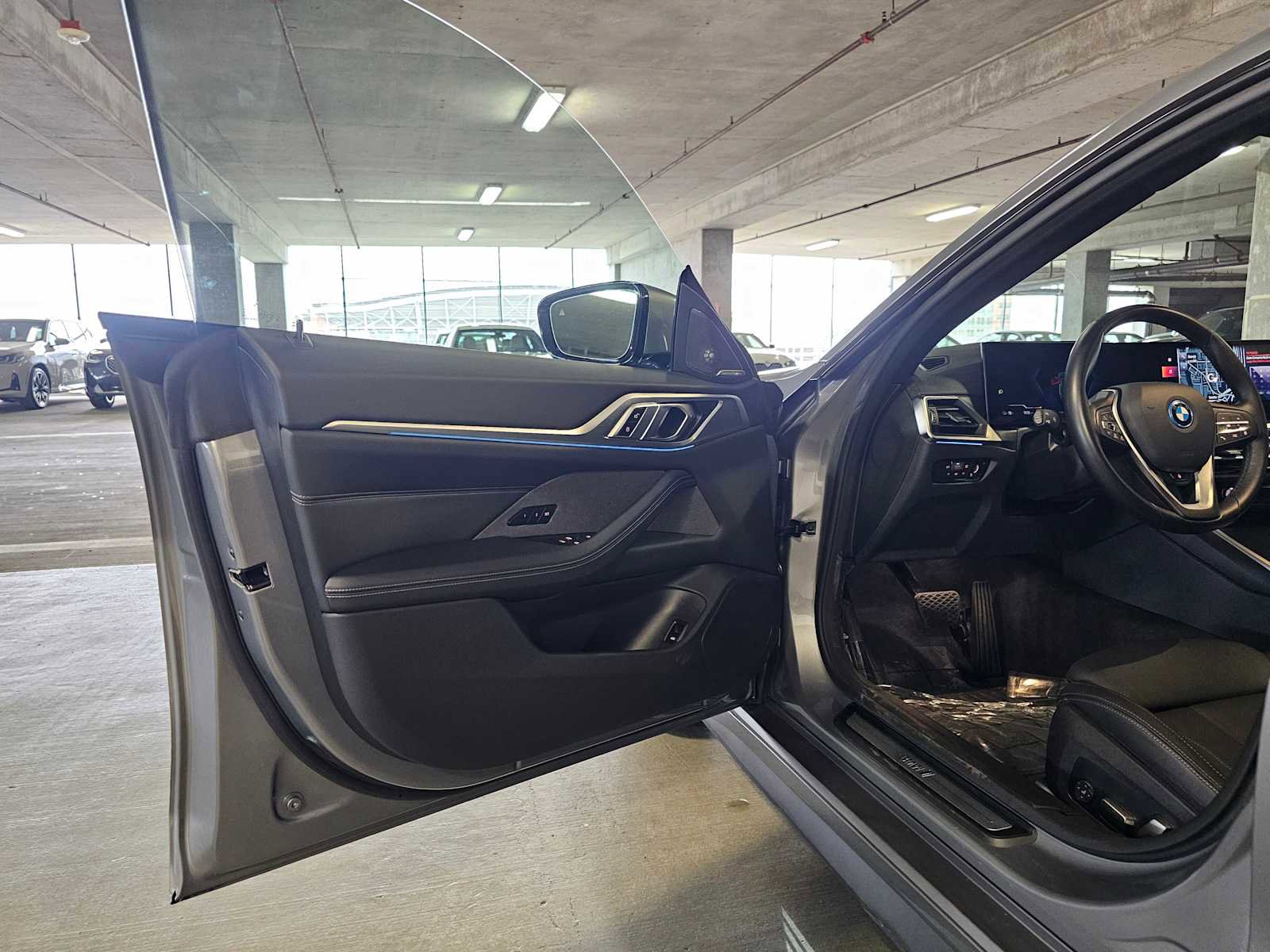 Used 2023 BMW i4 eDrive40 image 31