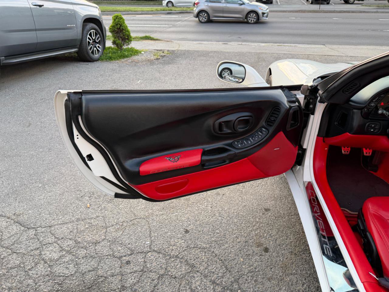 Used 2002 Chevrolet Corvette Convertible w/ Preferred Equipment Group2 RWD image 11