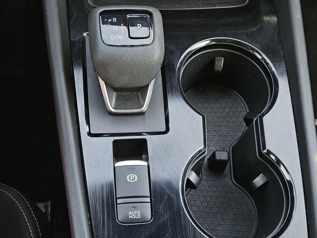 Used 2024 Nissan Rogue SV image 14