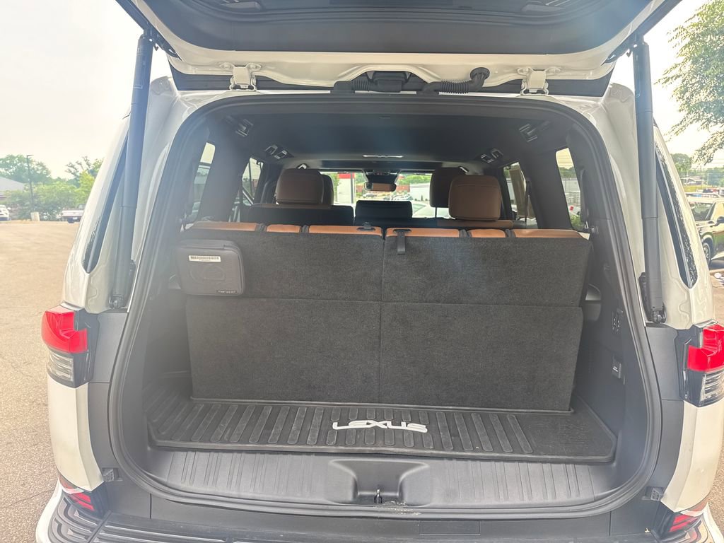 Used 2024 Lexus GX 550 w/ Accessory Package (2T) AWD/4WD image 22
