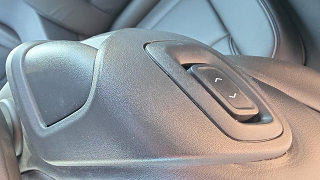 Used 2016 Cadillac ELR FWD image 38