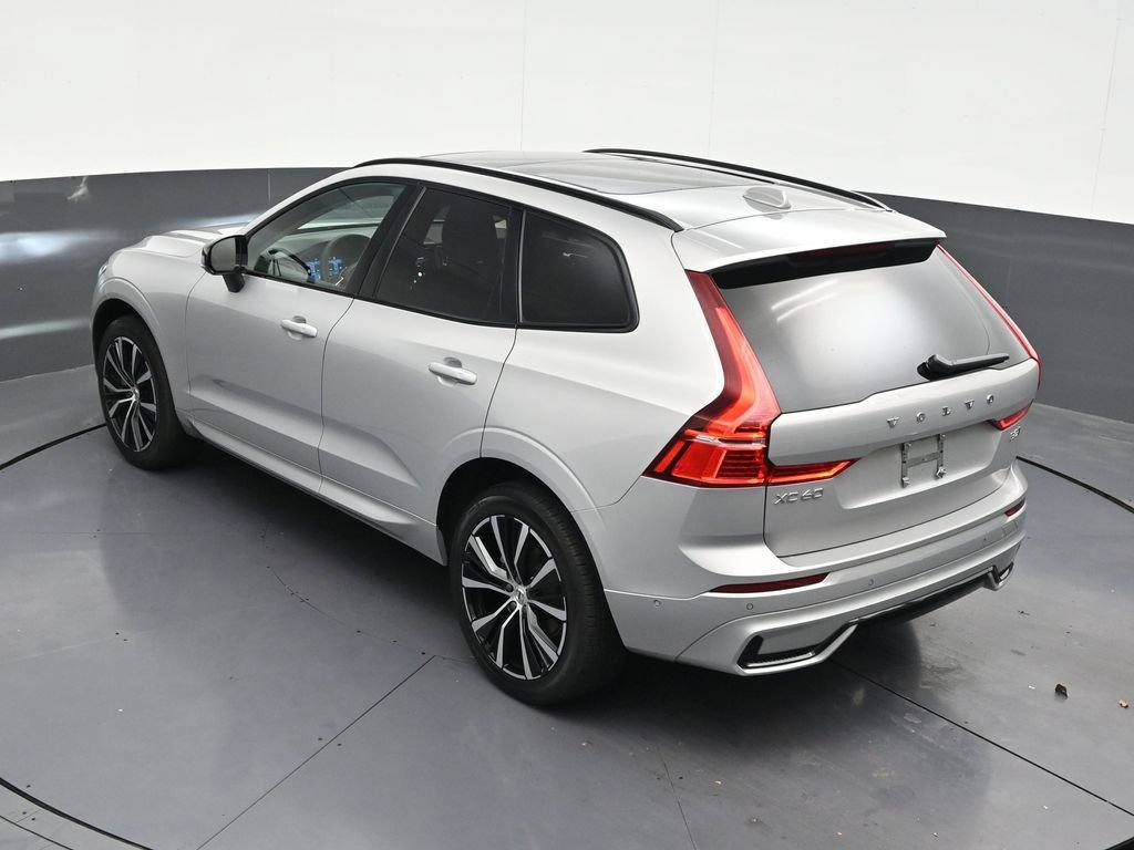 Certified 2024 Volvo XC60 B5 Plus w/ Climate Package AWD/4WD image 17