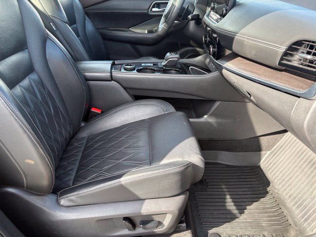 Used 2021 Nissan Rogue Platinum AWD/4WD image 13