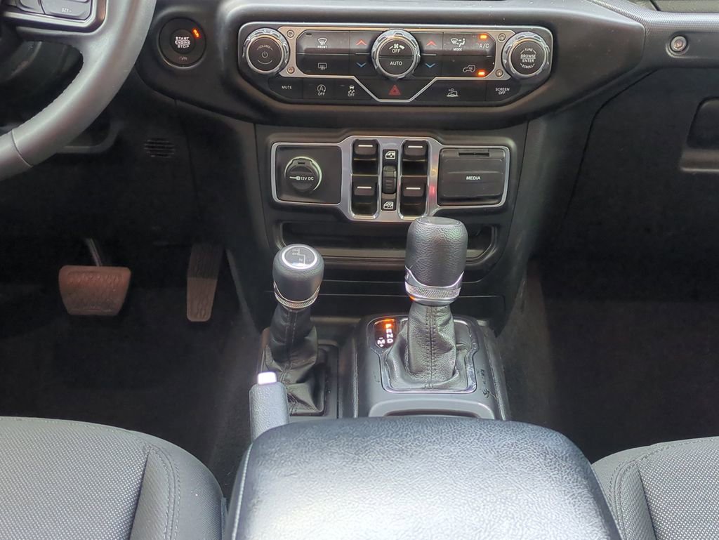 Used 2023 Jeep Wrangler Sport S image 22