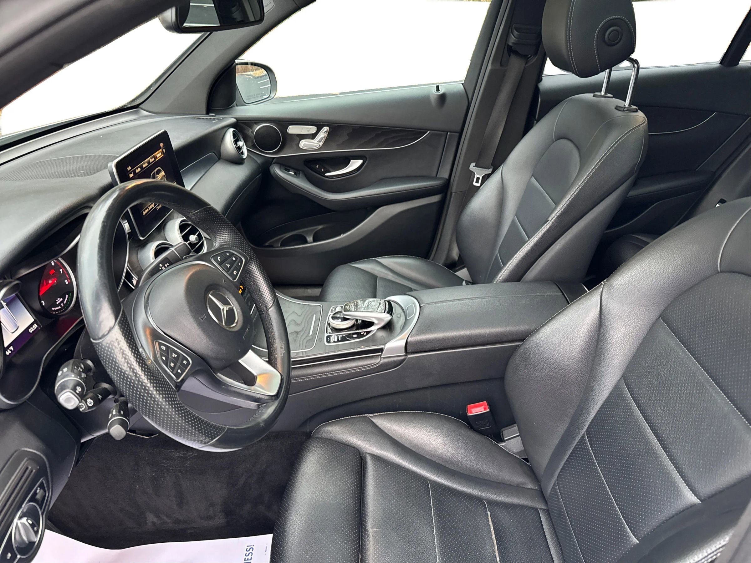 Used 2018 Mercedes-Benz GLC 350e 4MATIC image 11