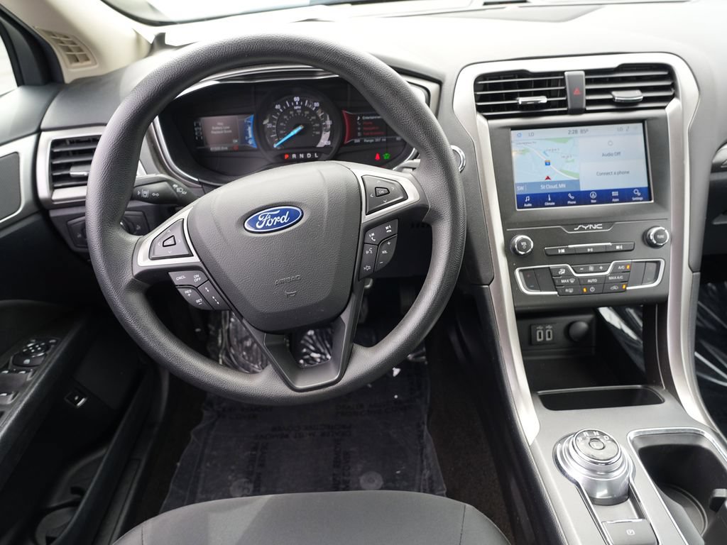 Used 2020 Ford Fusion SE FWD image 21