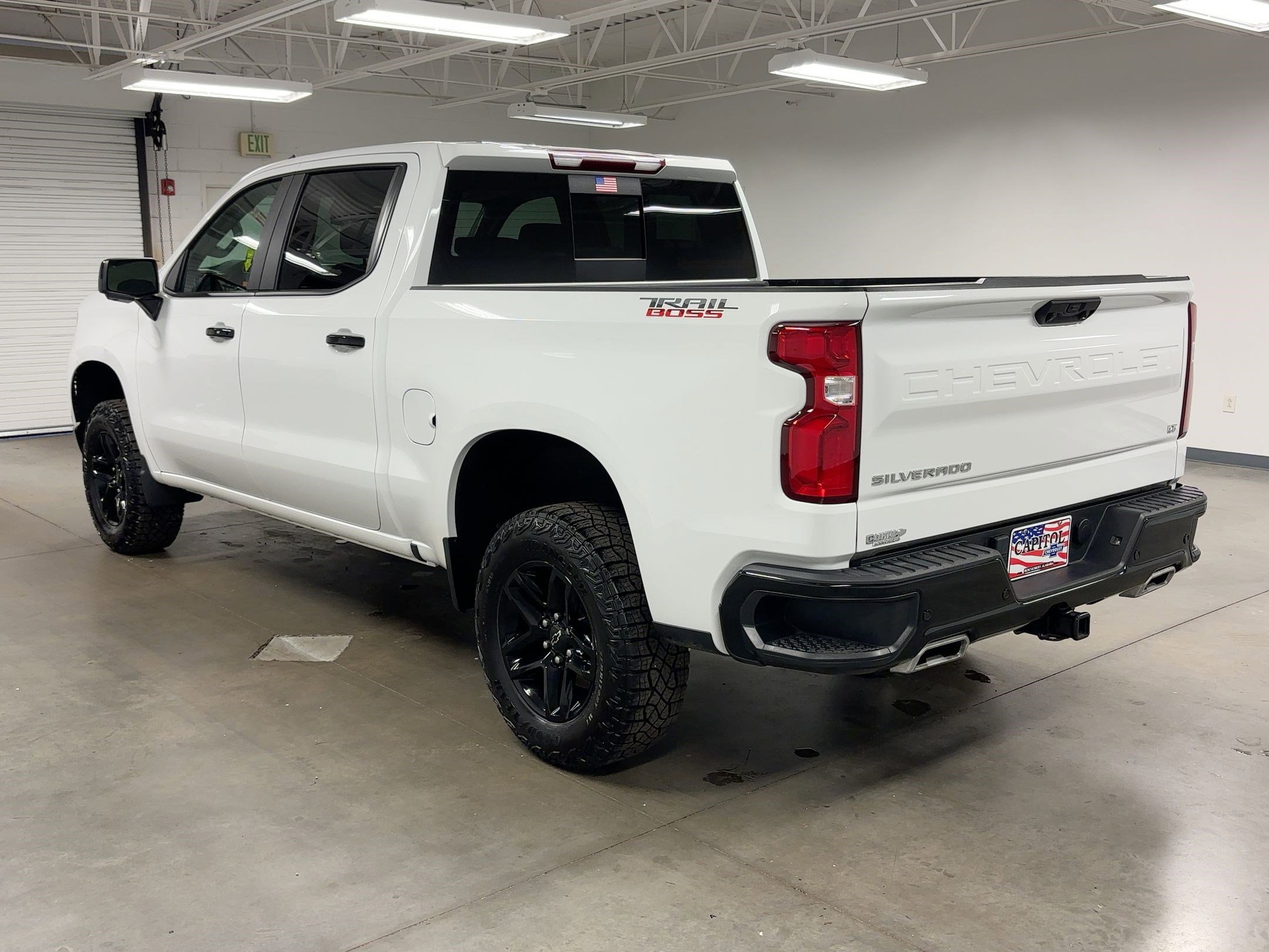 Used 2024 Chevrolet Silverado 1500 LT Trail Boss w/ LT Trail Boss Premium Package image 2