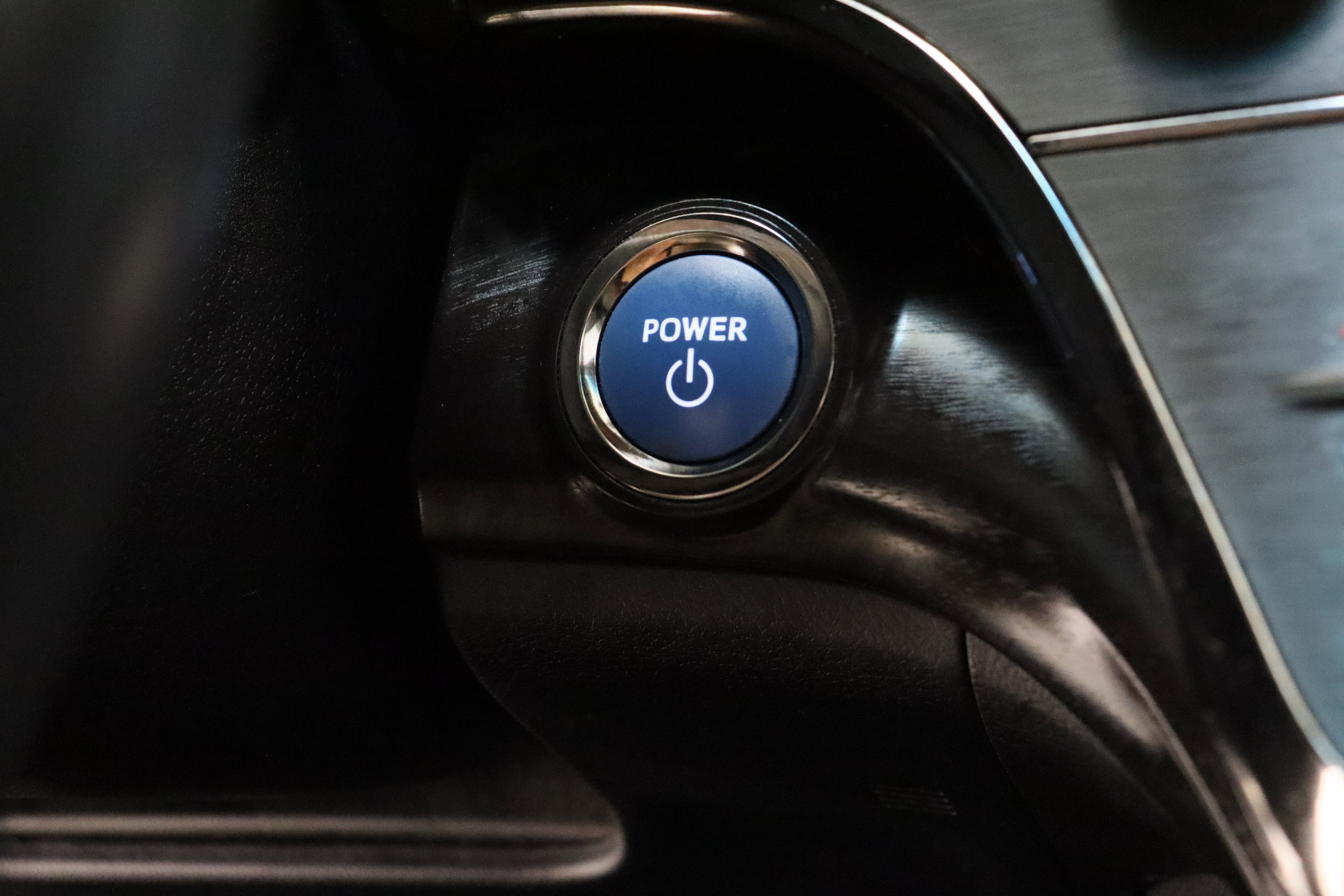 Used 2018 Toyota Avalon Limited FWD image 19
