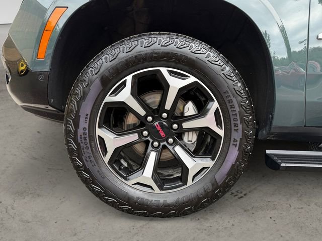 Used 2025 GMC Yukon AT4 w/ AT4 Premium Package AWD/4WD image 14
