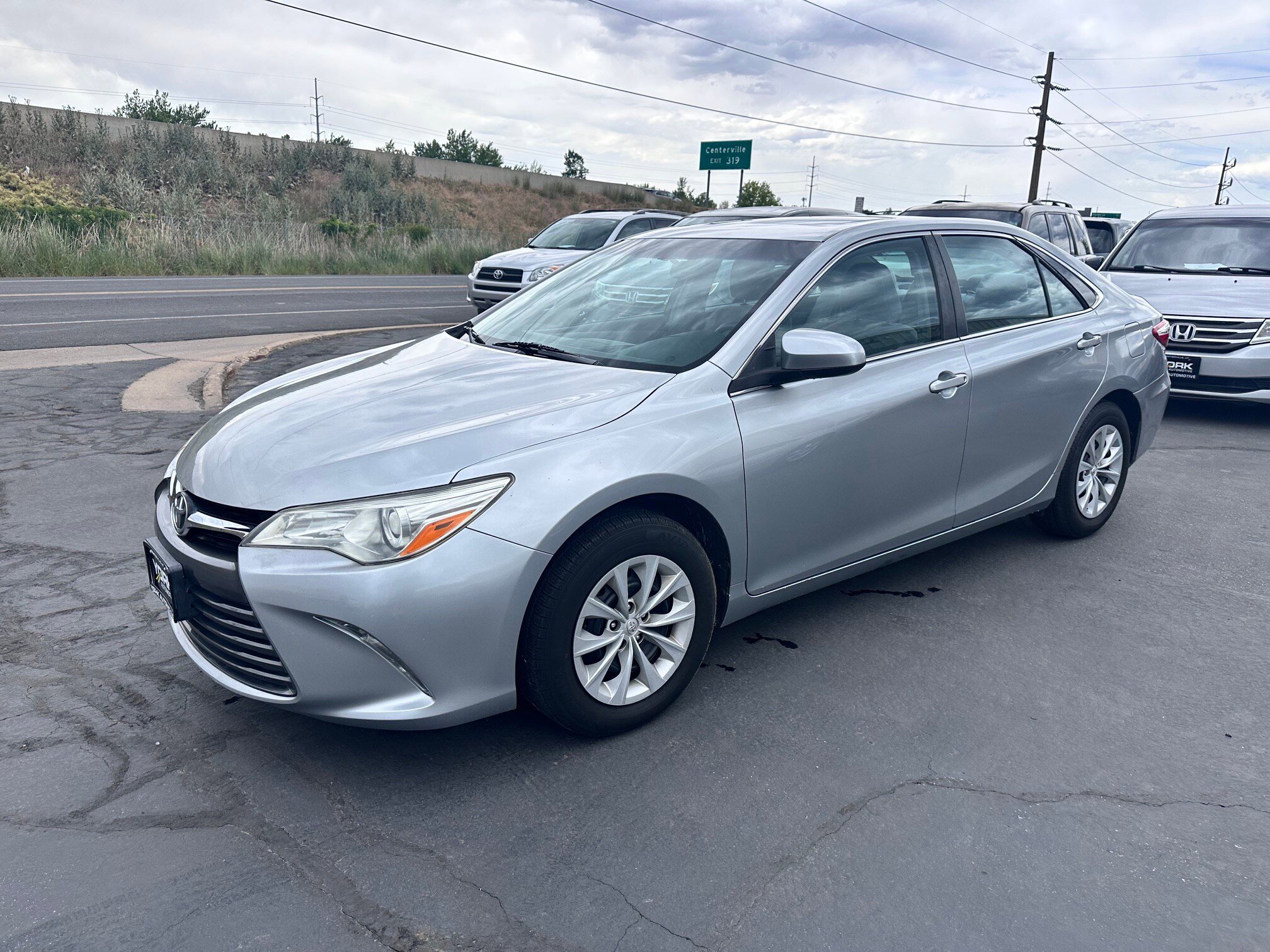 Used 2017 Toyota Camry LE w/ Moonroof Package FWD image 2