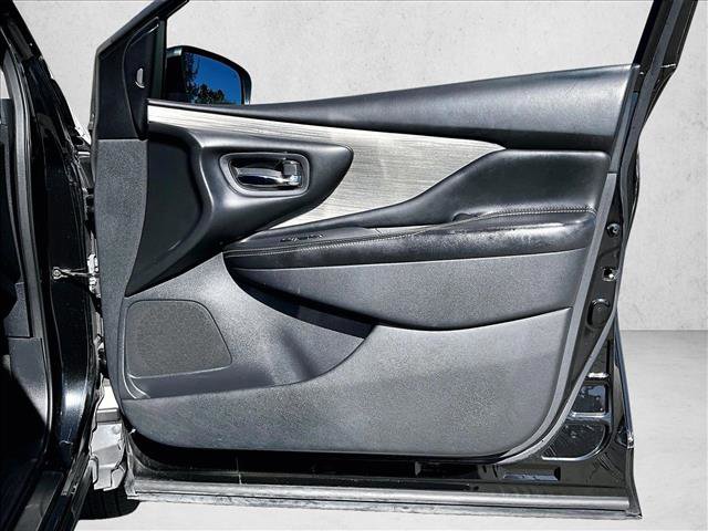 Used 2018 Nissan Murano SL w/ Midnight Edition Package image 19