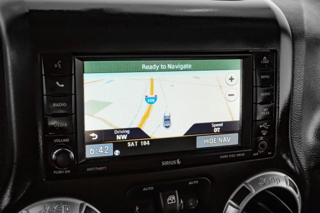 Used 2015 Jeep Wrangler Unlimited Sahara w/ Connectivity Group image 16