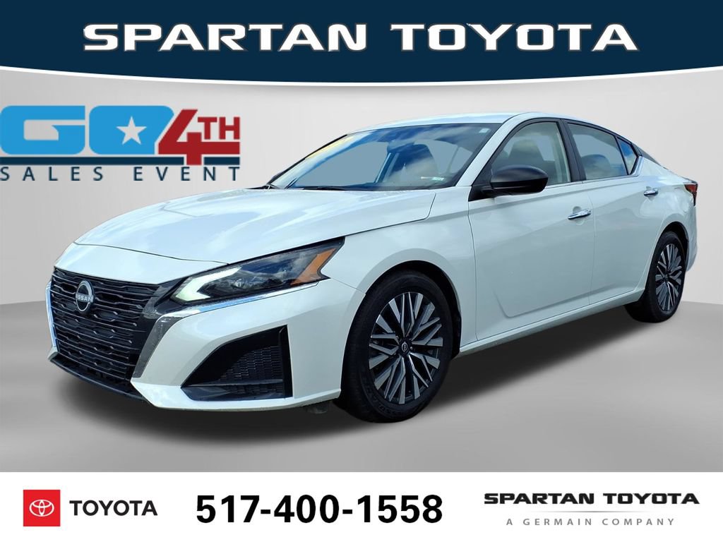 Used 2024 Nissan Altima 2.5 SV FWD image 1