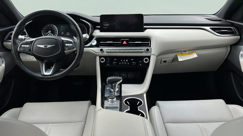 Used 2025 Genesis G70 2.5T image 15