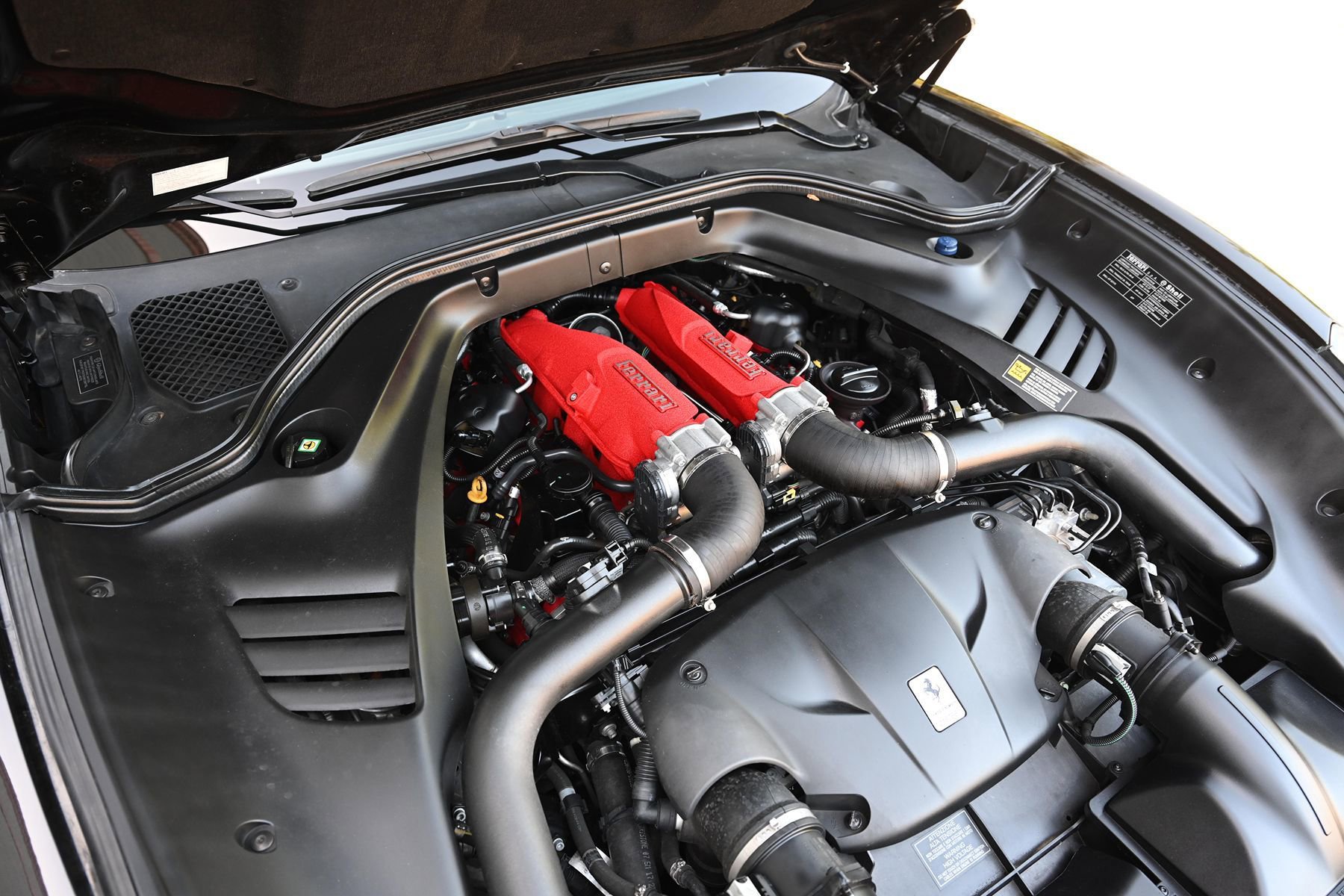 Used 2016 Ferrari California T RWD image 19