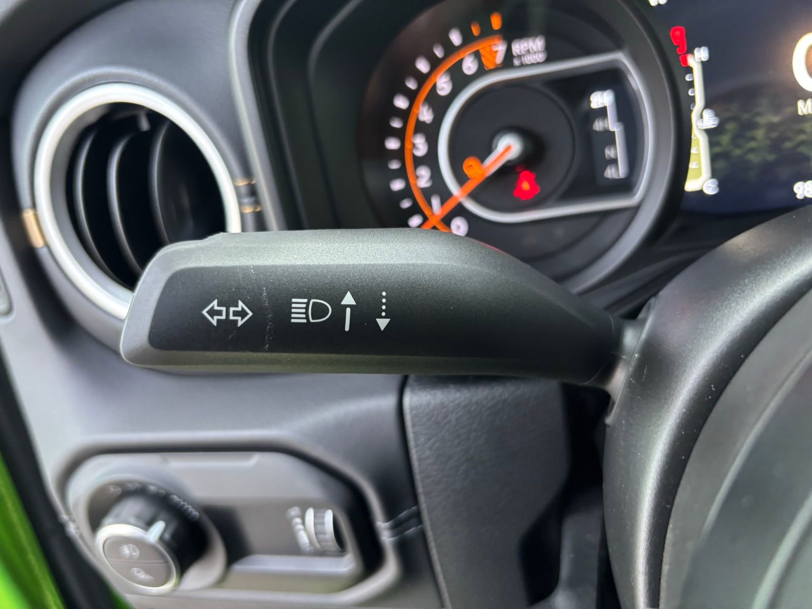 Used 2025 Jeep Gladiator Sport image 15