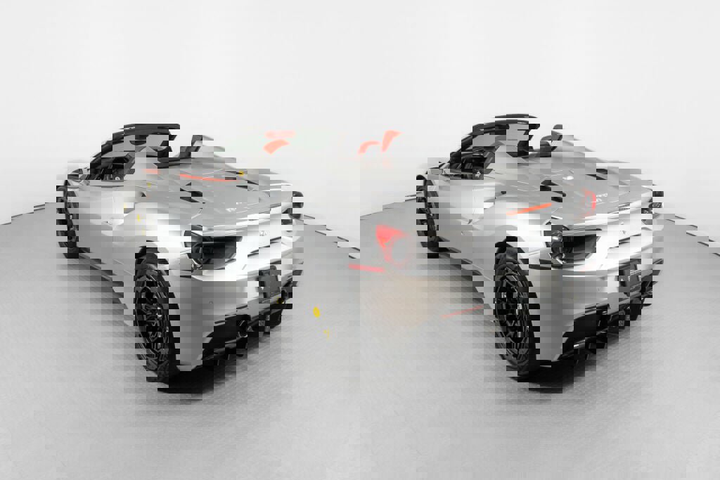 Used 2018 Ferrari 488 Spider image 4