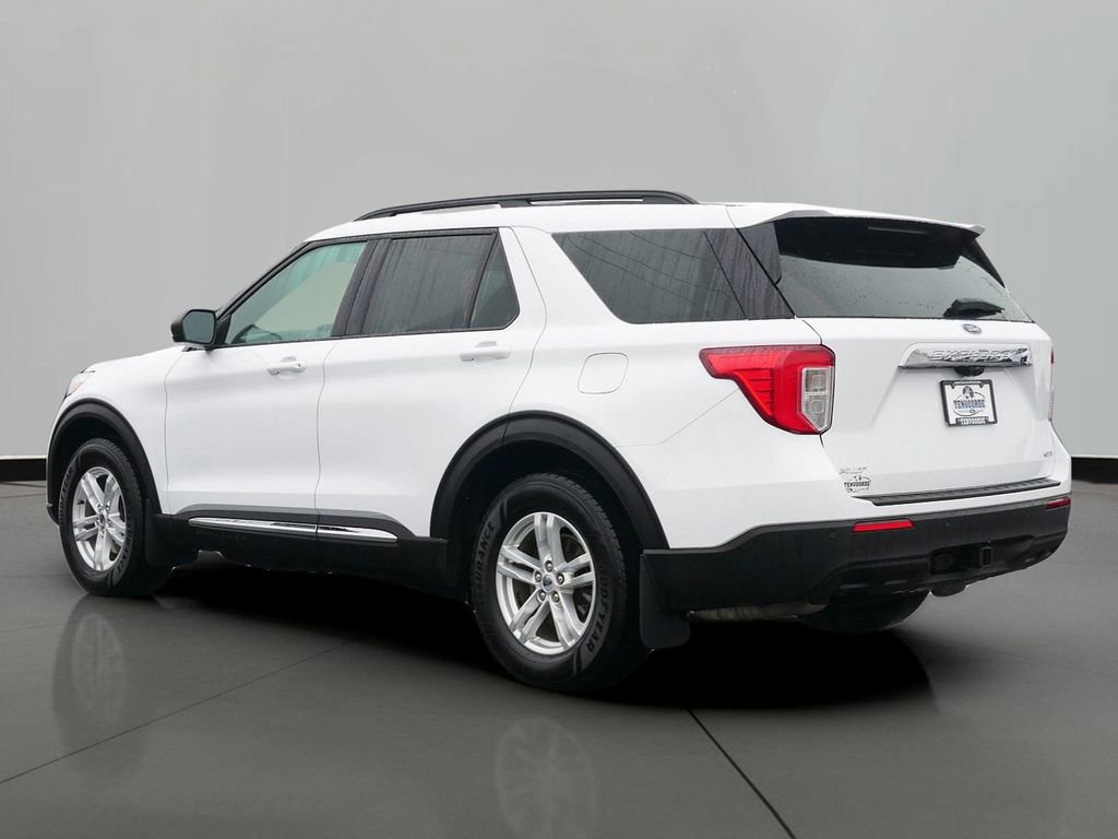 Used 2020 Ford Explorer XLT w/ Comfort Package image 2