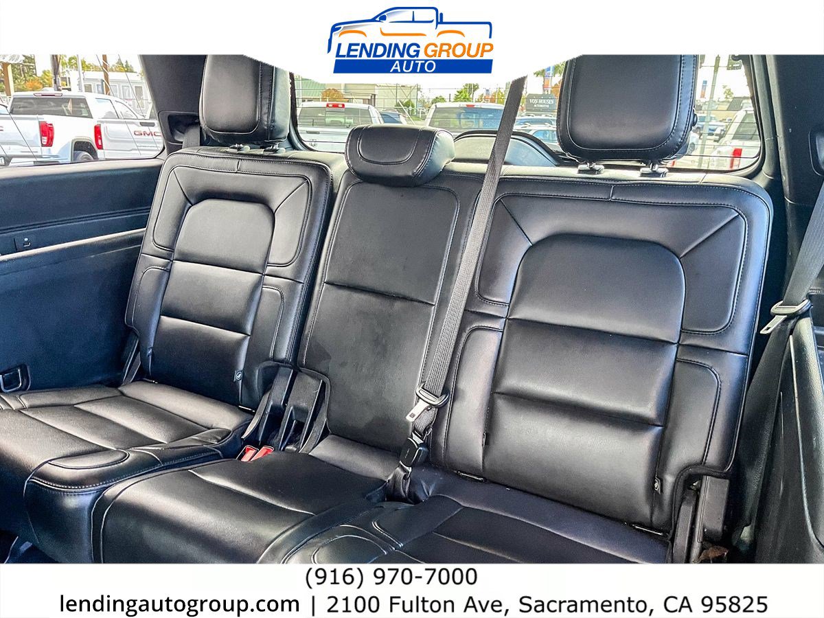 Used 2019 Lincoln Navigator Premiere image 17