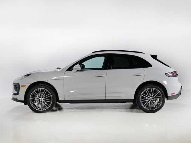 Certified 2026 Porsche Macan AWD/4WD image 2