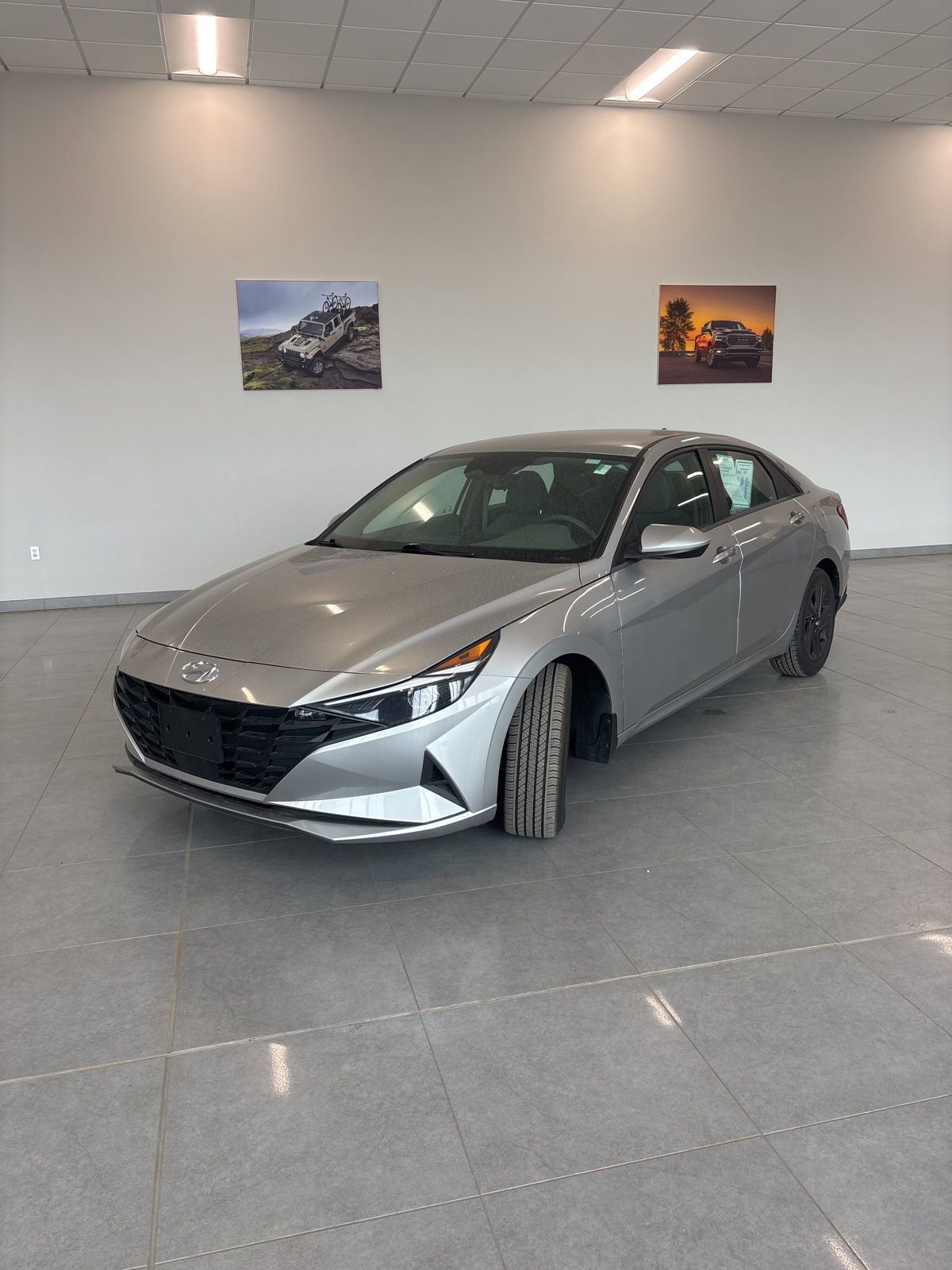 Used 2022 Hyundai Elantra SEL w/ Convenience Package image 11
