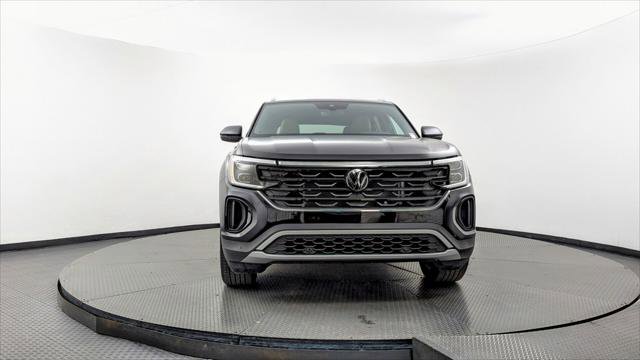 Used 2024 Volkswagen Atlas Cross Sport SE image 12