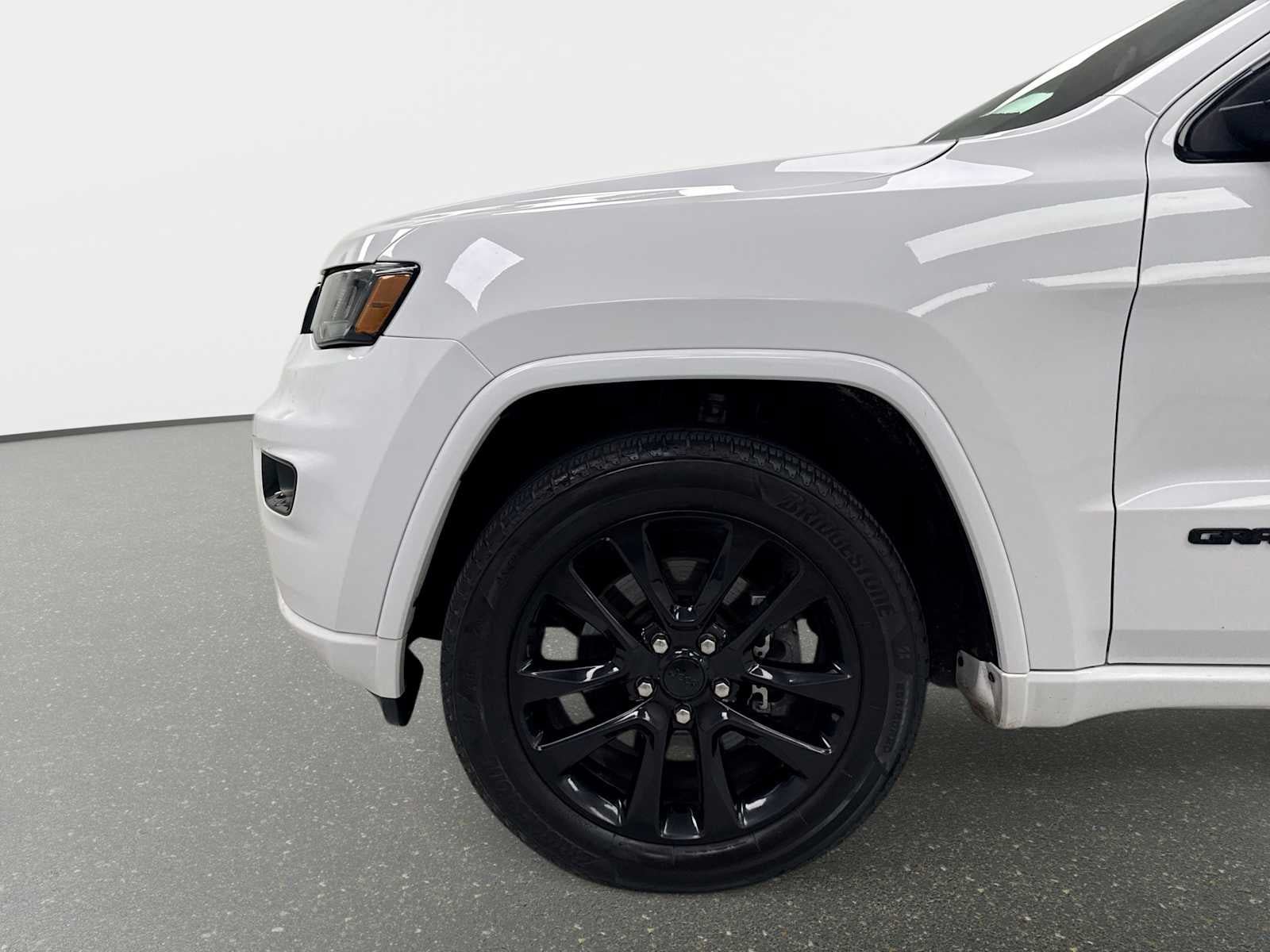 Used 2021 Jeep Grand Cherokee Laredo X AWD/4WD image 18