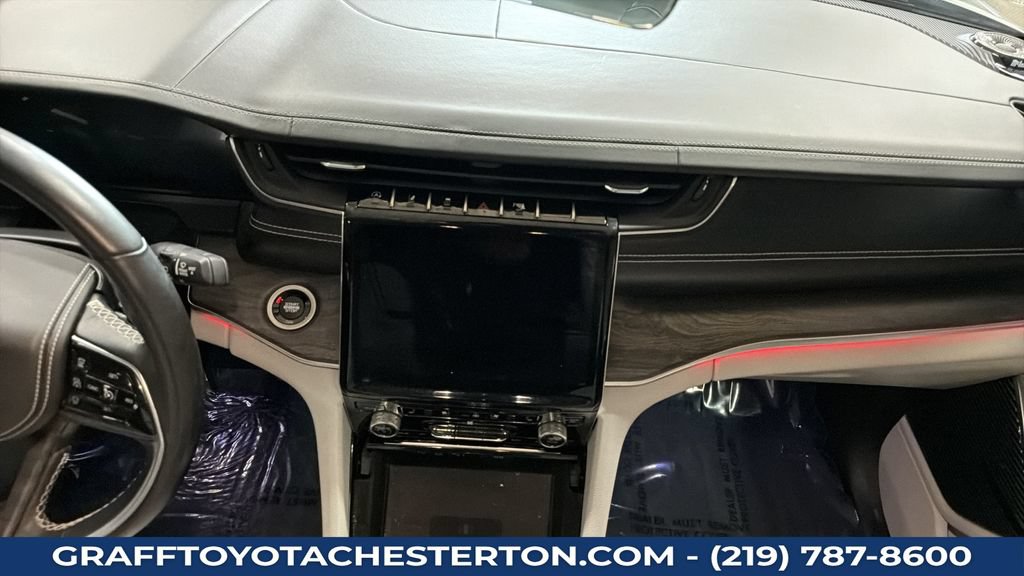 Used 2021 Jeep Grand Cherokee L Overland w/ Luxury Tech Group IV AWD/4WD image 21