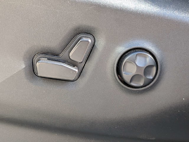 Used 2023 Chrysler Pacifica Touring-L FWD image 21